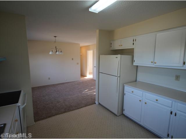 114 Maple Lane King, NC 27021 - Photo 6 of 14 Kitchen.