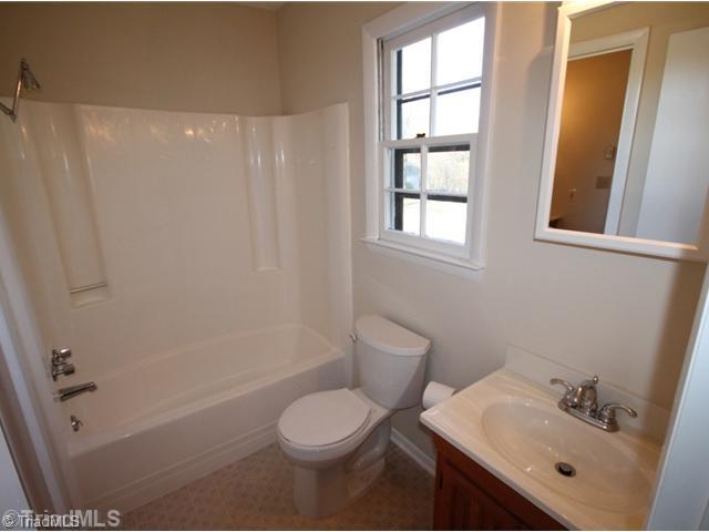 114 Maple Lane King, NC 27021 - Photo 10 of 14 Master Bath/Spa.