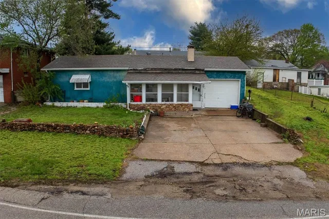 $80,000 | 516 North Old Edwardsville Road, Roxana, IL 62084