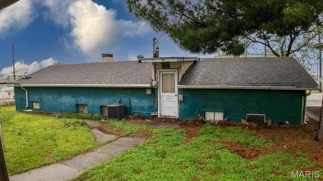 $80,000 | 516 North Old Edwardsville Road, Roxana, IL 62084