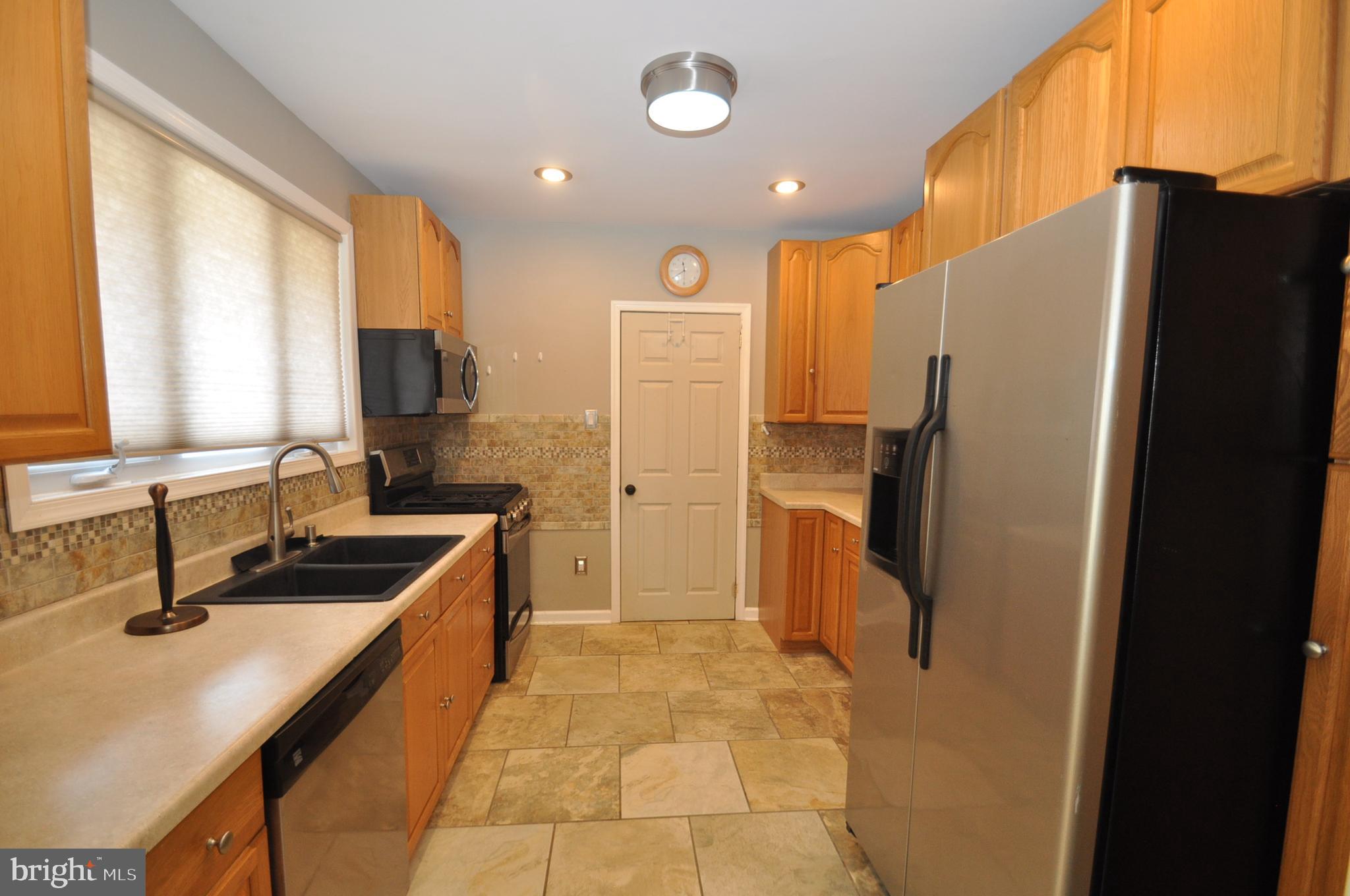 402 Neck Road Burlington, NJ 08016 - Photo 11 of 33