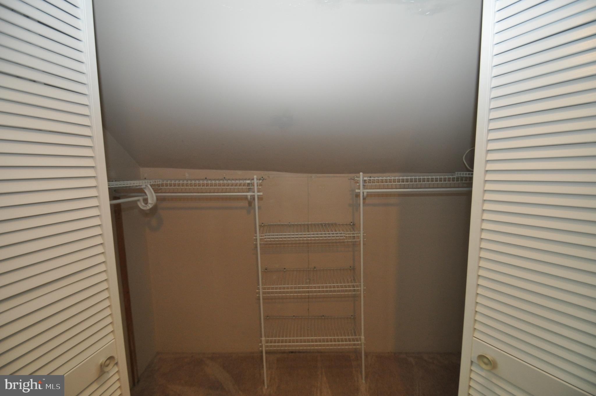402 Neck Road Burlington, NJ 08016 - Photo 20 of 33 2nd floor Bedroom closet