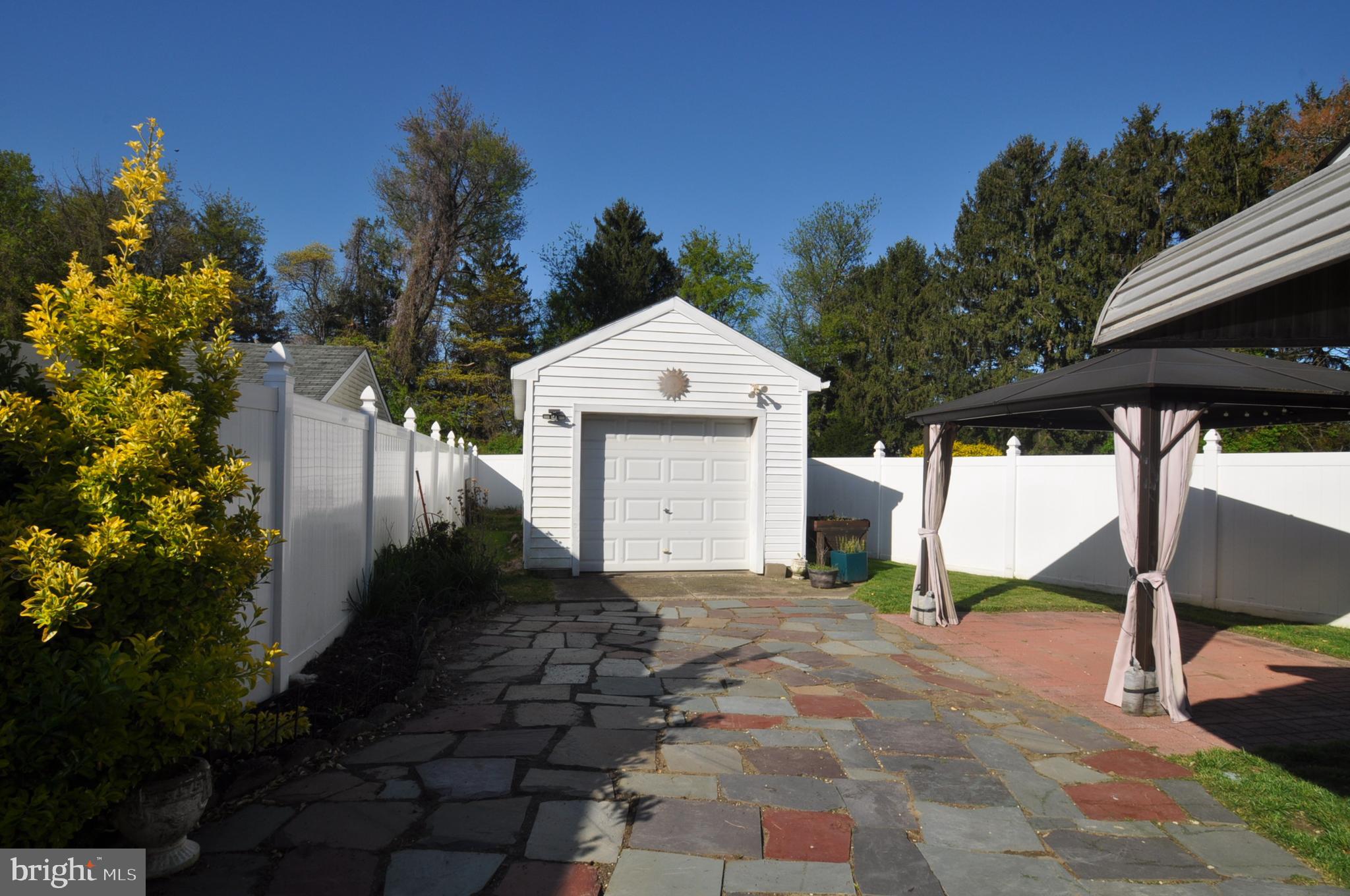 402 Neck Road Burlington, NJ 08016 - Photo 30 of 33
