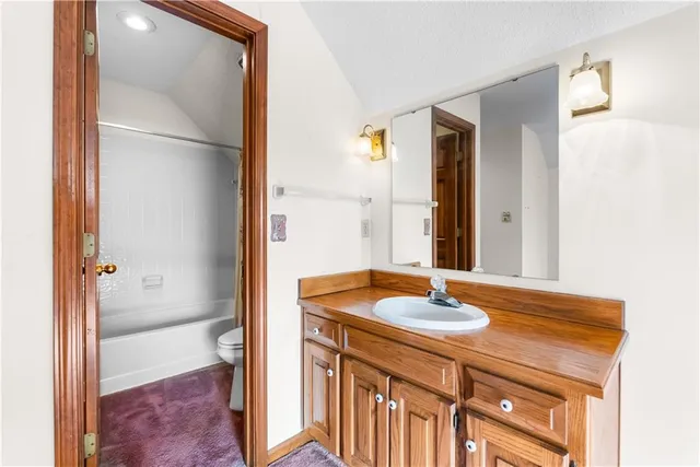 $269,900 | 2124 Northwest 12 Street, Blue Springs, MO 64015