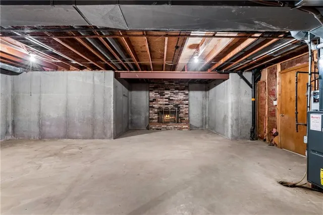 $269,900 | 2124 Northwest 12 Street, Blue Springs, MO 64015