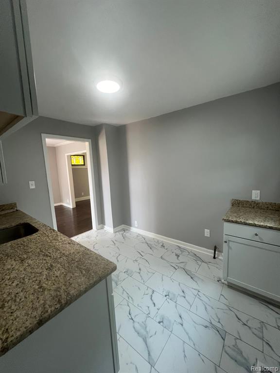 8292 Rivard Avenue Warren, MI 48089 - Photo 22 of 34