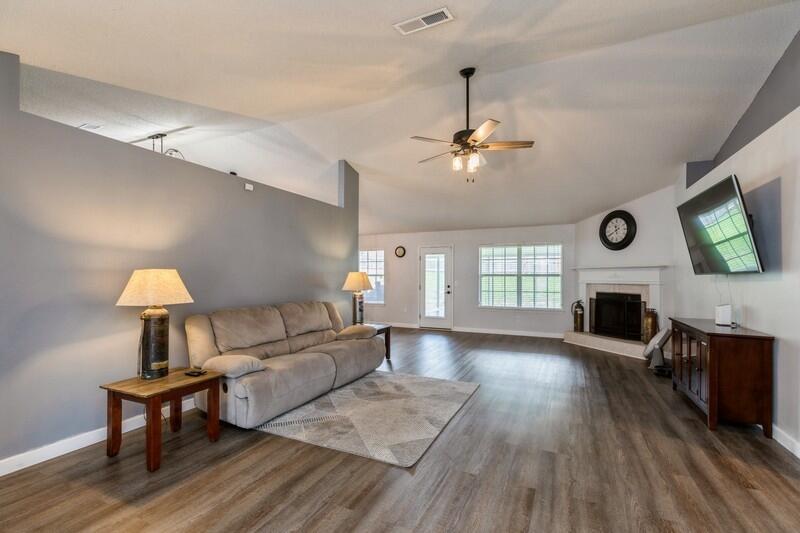 225 Raptor Drive Crestview, FL 32536 - Photo 8 of 39 Gallery Image 8