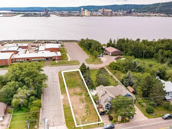 $300,000 | 1439 Minnesota Avenue, Duluth, MN 55802