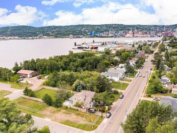 $300,000 | 1439 Minnesota Avenue, Duluth, MN 55802