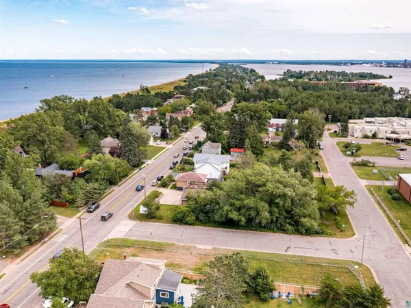$300,000 | 1439 Minnesota Avenue, Duluth, MN 55802
