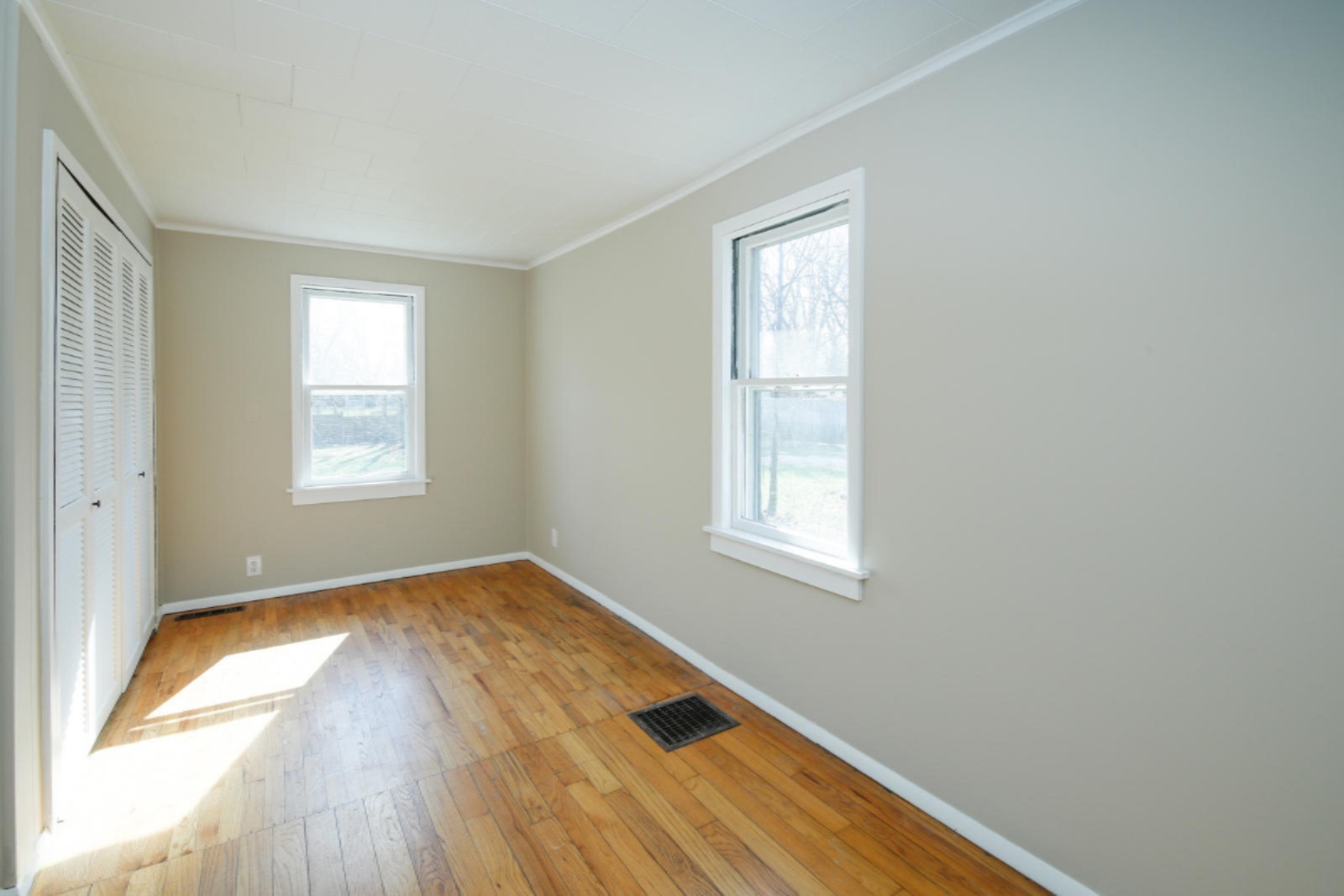 312 South Hooker Avenue Three Rivers, MI 49093 - Photo 8 of 16 312 Hooker-108