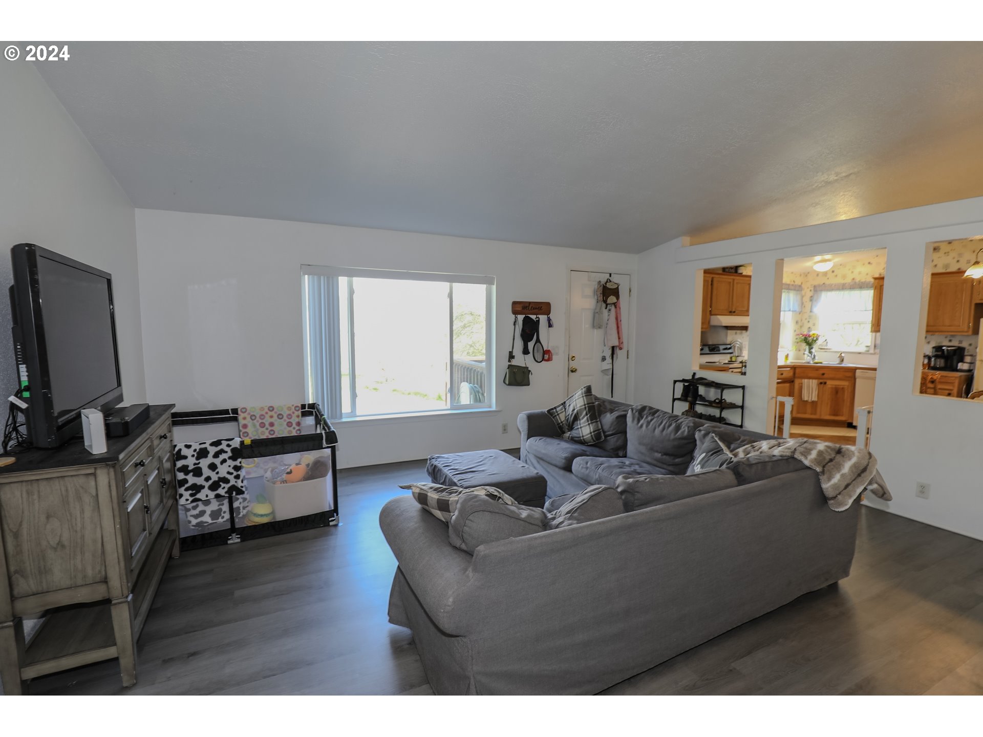 405 Dawson Road Roseburg, OR 97470 - Photo 6 of 46 Gallery Image 6