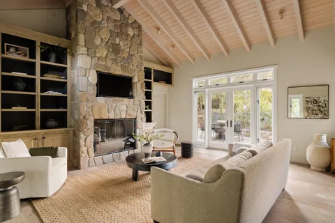 $2,195,000 | 813 Country Club Drive, Ojai, CA 93023