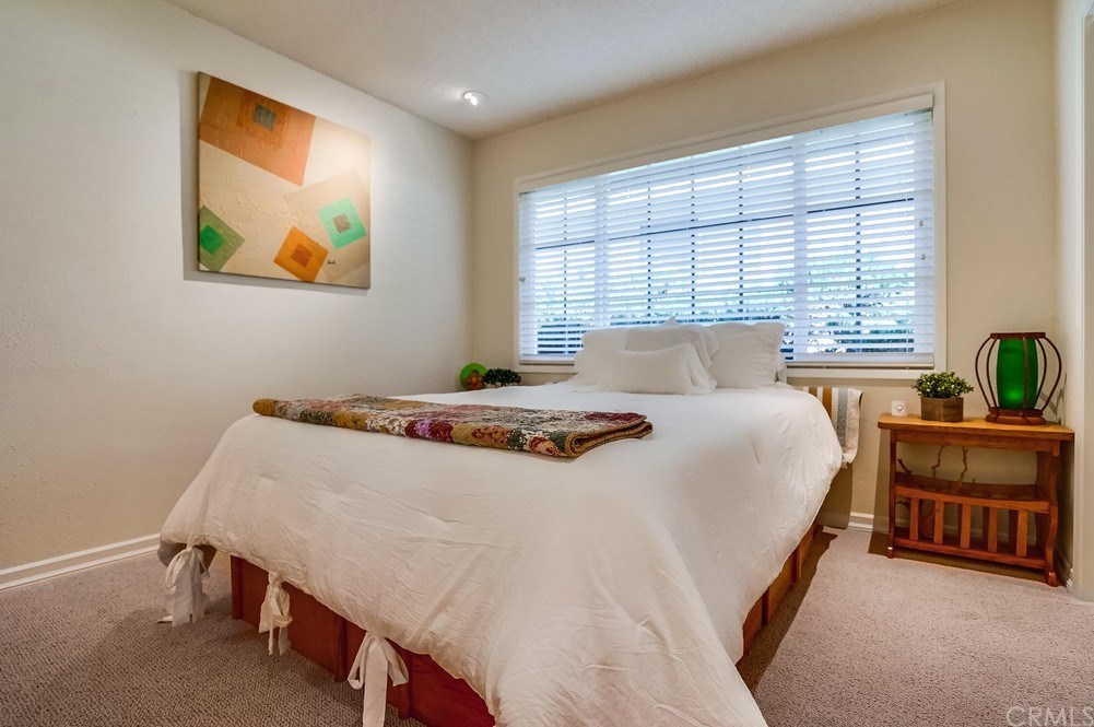 460 Peralta Avenue Long Beach, CA 90803 - Photo 22 of 42 2nd bedroom is spacious!