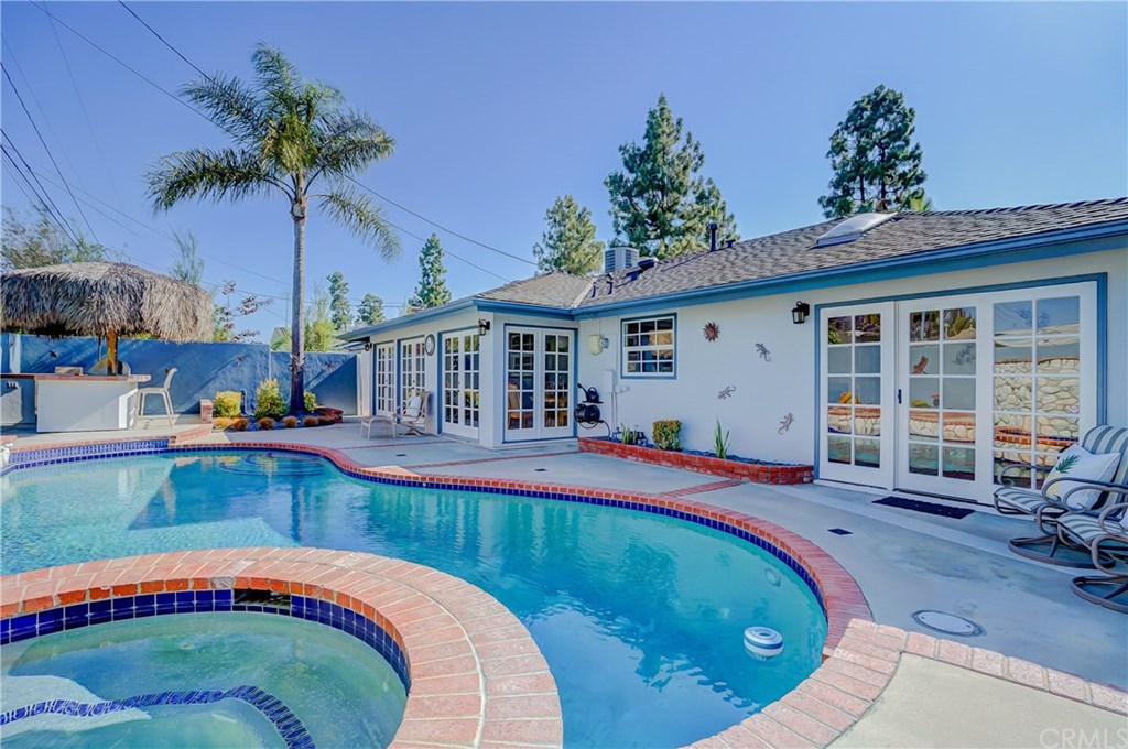 460 Peralta Avenue Long Beach, CA 90803 - Photo 29 of 42 Outdoor entertainment oasis!