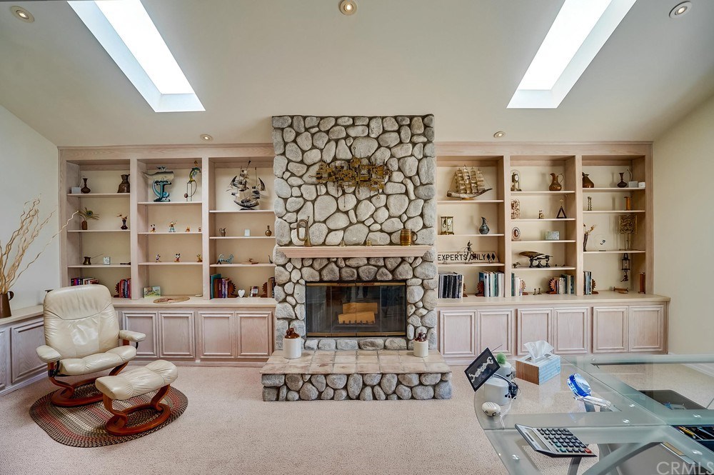 460 Peralta Avenue Long Beach, CA 90803 - Photo 7 of 42 So much storage!