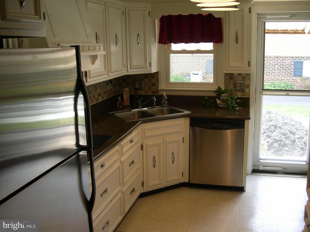 441 West Marion Street Lititz, PA 17543 - Photo 9 of 12 Gallery Image 9