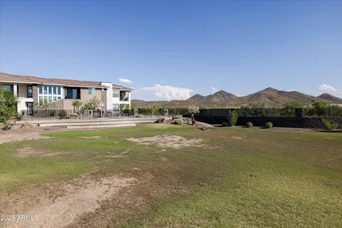 $618,888 | 2121 West Sonoran Desert Drive, Unit 8, Phoenix, AZ 85085