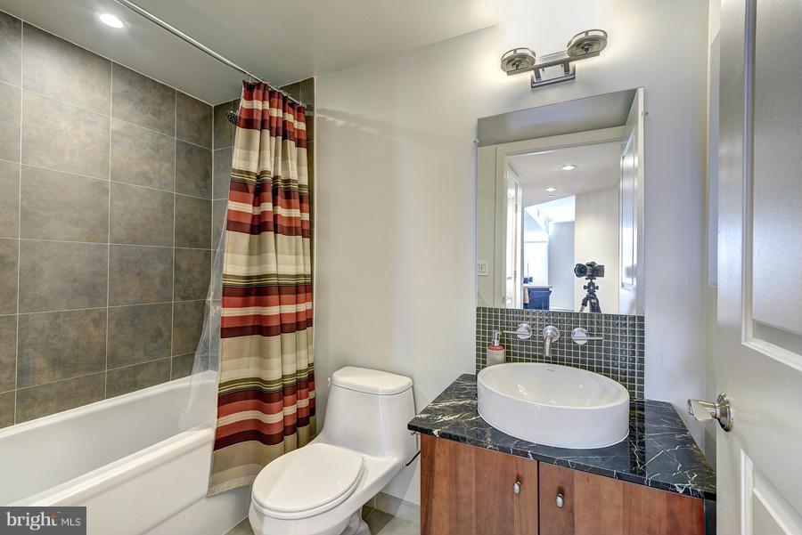 1025 First Street Southeast, Unit 415 Washington, DC 20003 - Photo 18 of 26 Bath
