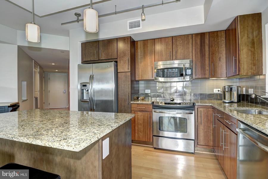 1025 First Street Southeast, Unit 415 Washington, DC 20003 - Photo 9 of 26 Kitchen