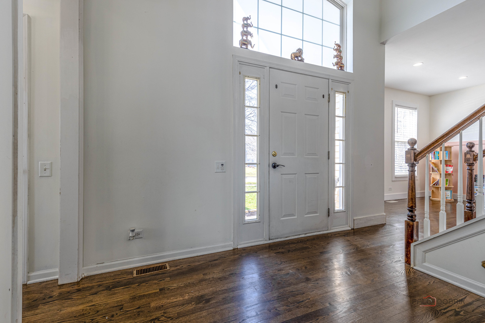 2212 Baxter Court Elgin, IL 60123 - Photo 3 of 48