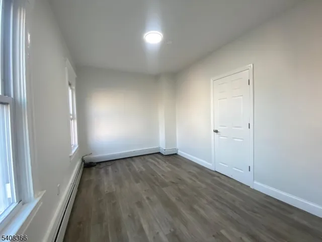 $1,980 | 223 John Street, Elizabeth, NJ 07202