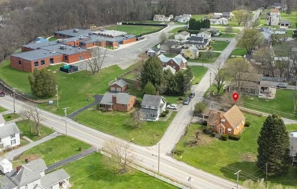 $160,000 | 613 Portersville Road, Ellwood City, PA 16117