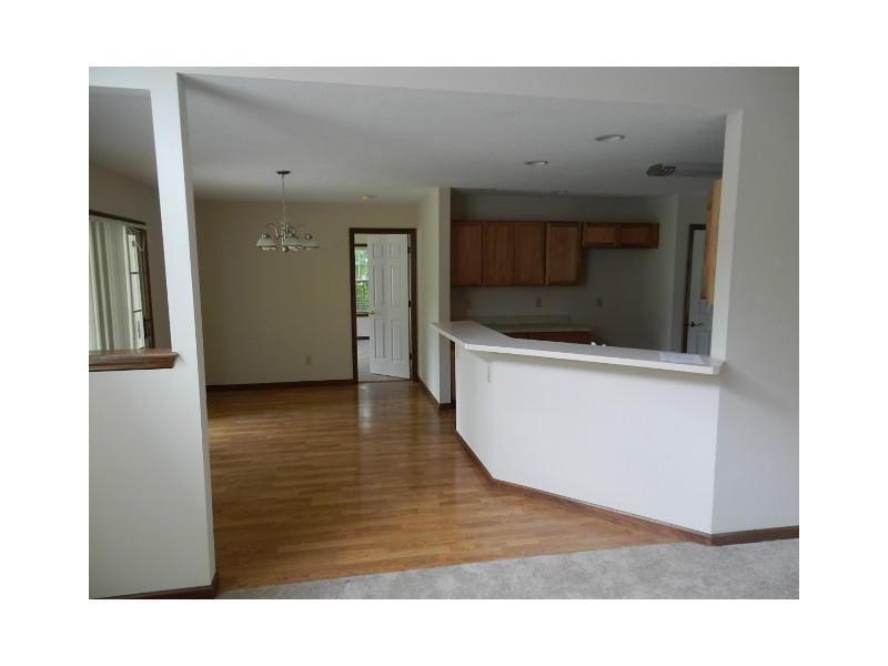 7925 Kings Ridge Circle Fairborn, OH 45324 - Photo 4 of 10