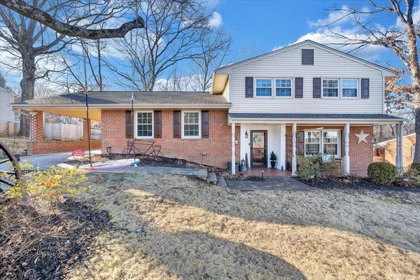 $399,900 | 2831 West Club Drive, Salem, VA 24153