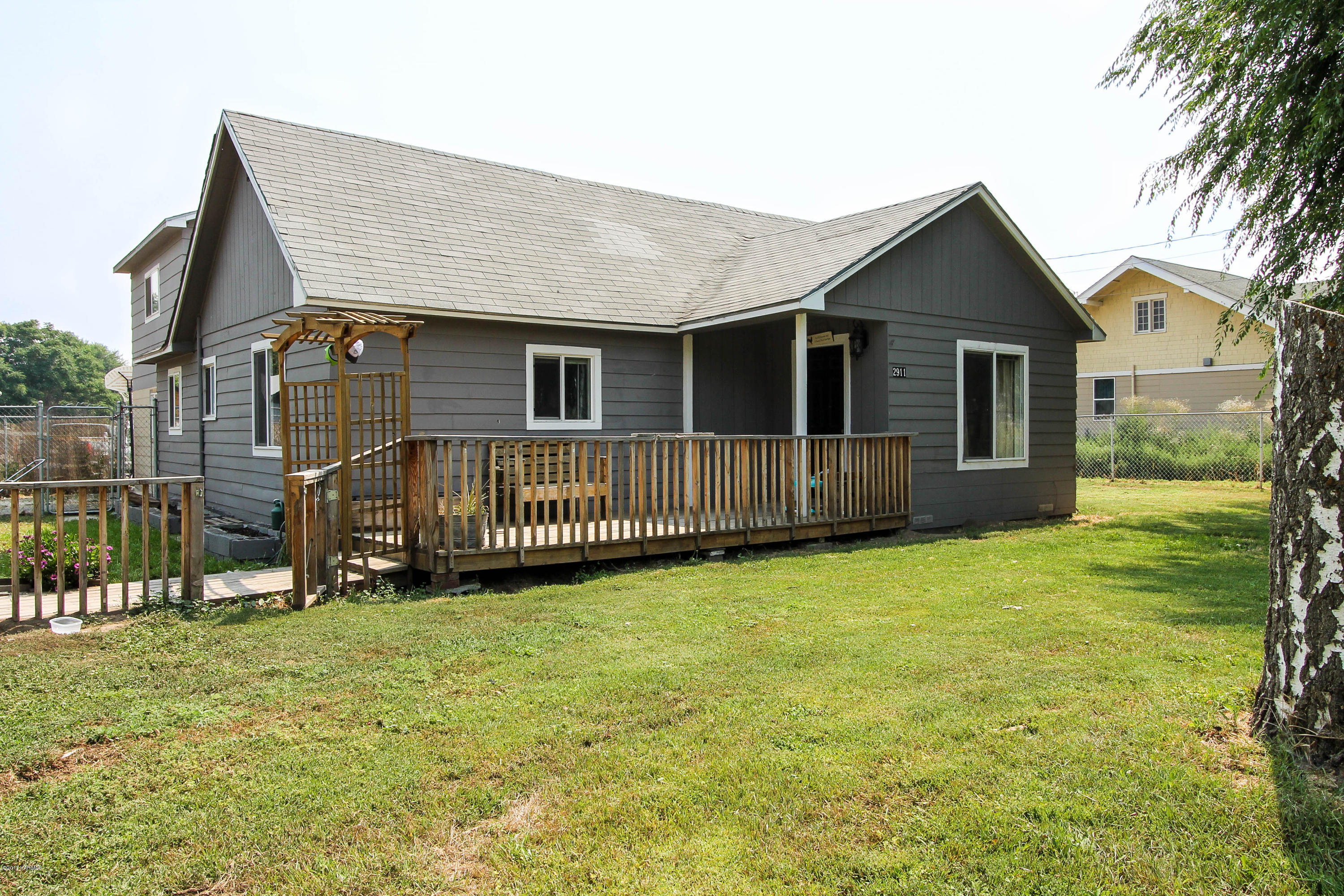 2911 Wiley Road Yakima, WA 98903 - Photo 3 of 35 IMG_3847