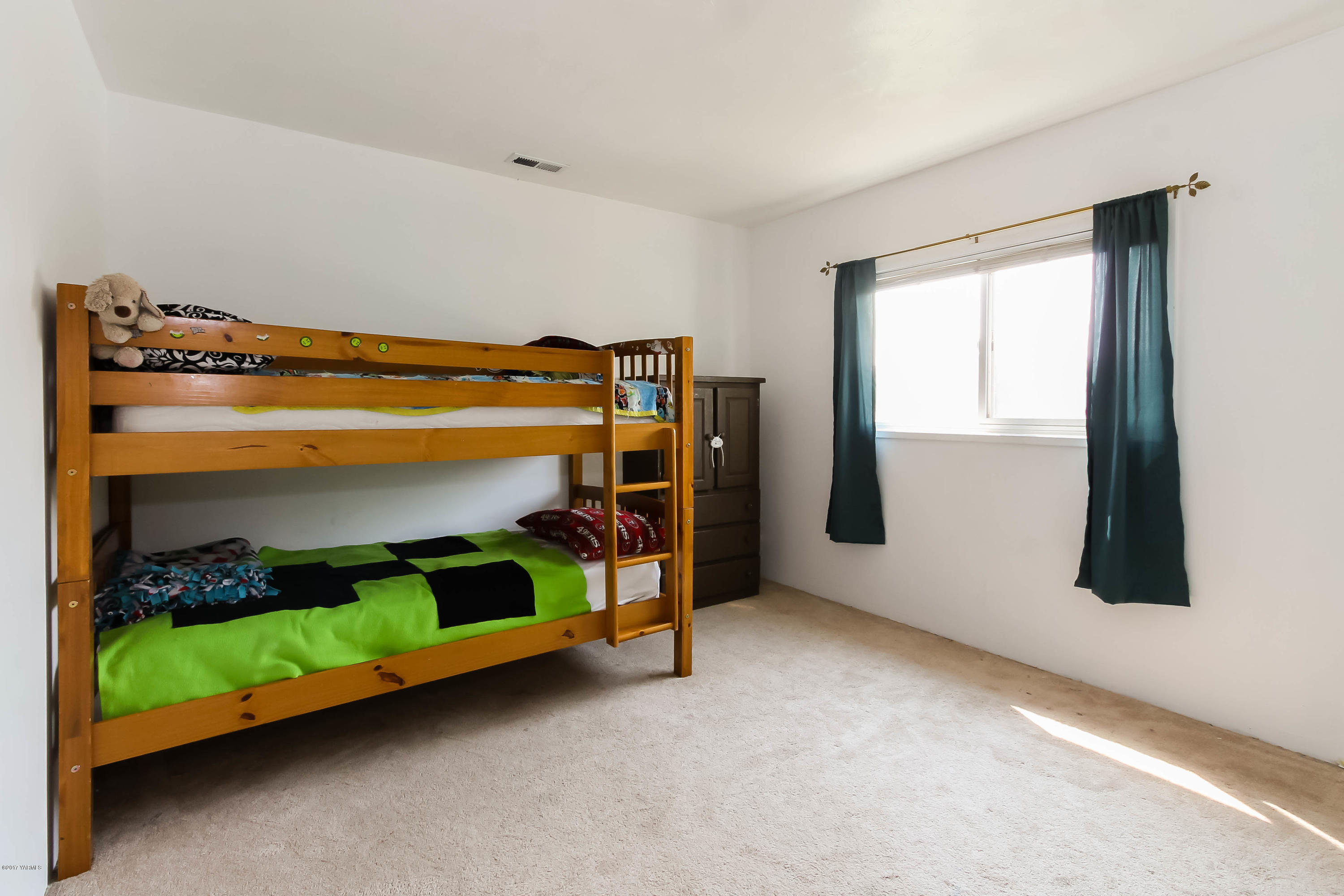 2911 Wiley Road Yakima, WA 98903 - Photo 28 of 35 bedroom 3