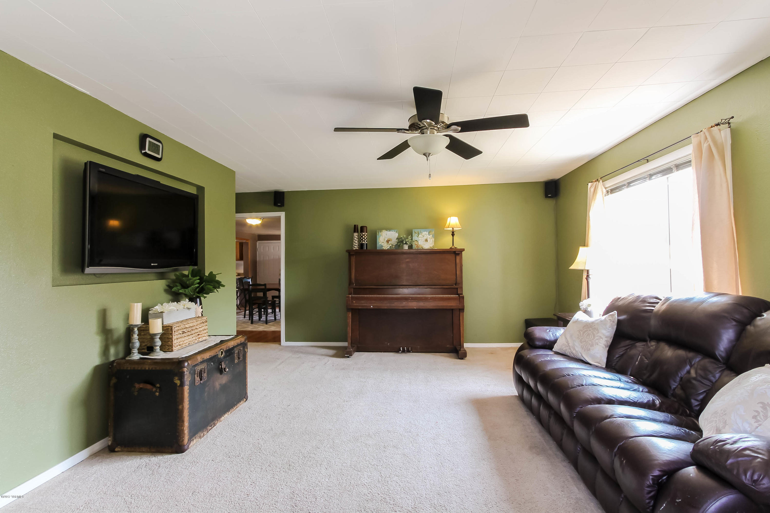 2911 Wiley Road Yakima, WA 98903 - Photo 6 of 35 IMG_3834