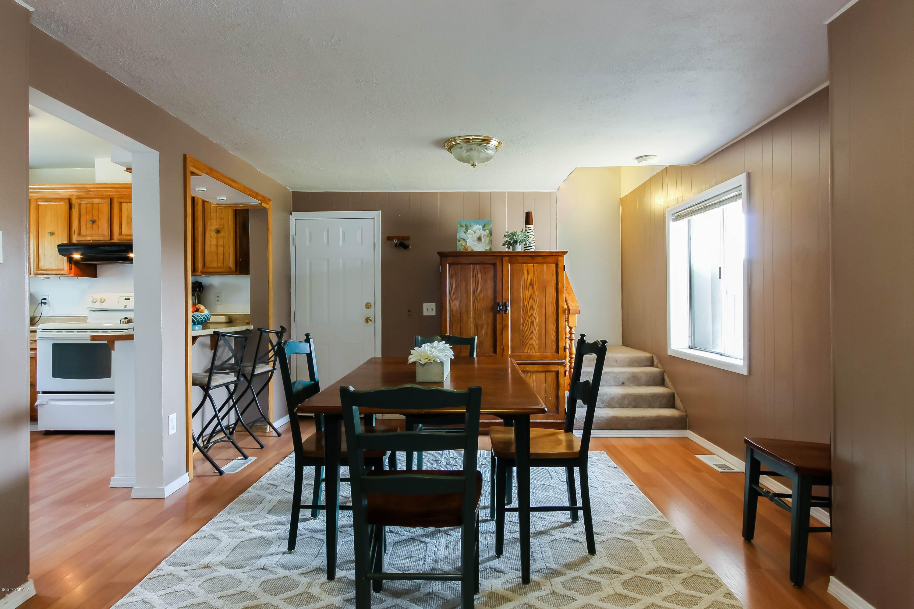 2911 Wiley Road Yakima, WA 98903 - Photo 10 of 35 light and bright
