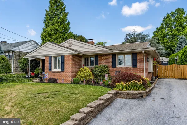 $399,900 | 201 Hillcrest Road, New Holland, PA 17557