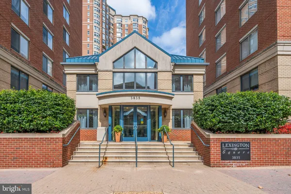 $438,000 | 3835 9th Street North, Unit 105W, Arlington, VA 22203
