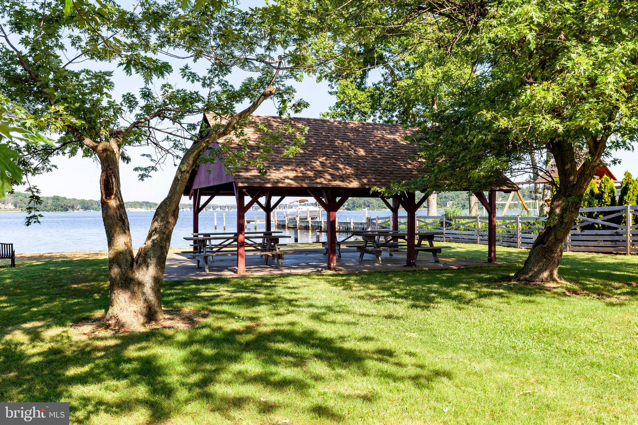 506 Tulip Road Annapolis, MD 21403 - Photo 17 of 20 Community waterfront picnic area