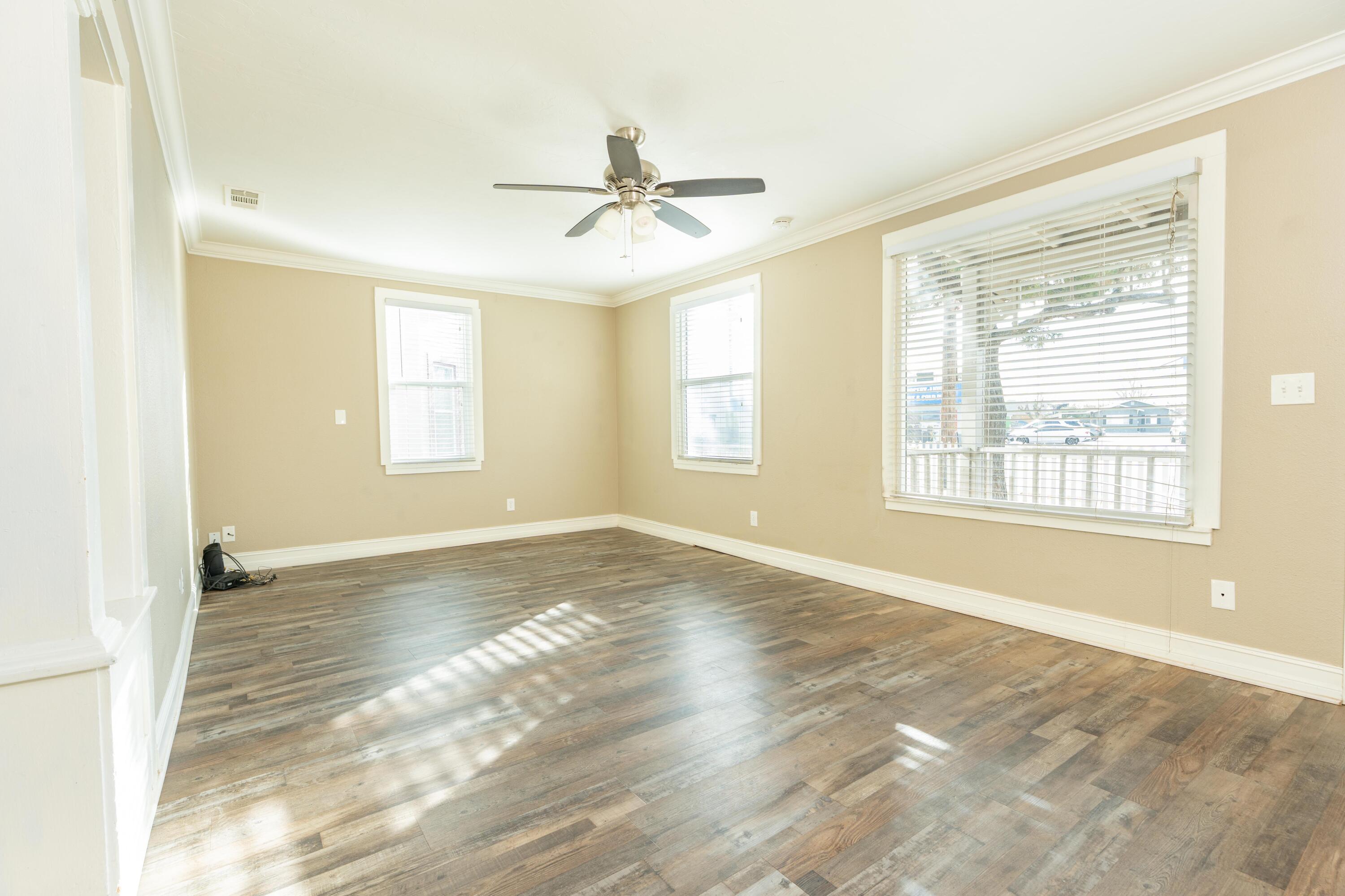 533 South Kaweah Avenue Exeter, CA 93221 - Photo 8 of 39