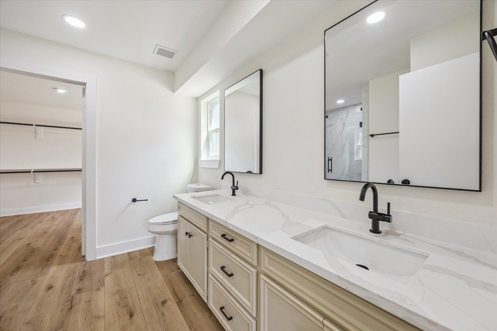 2723 Bernadette Lane Houston, TX 77043 - Photo 21 of 32