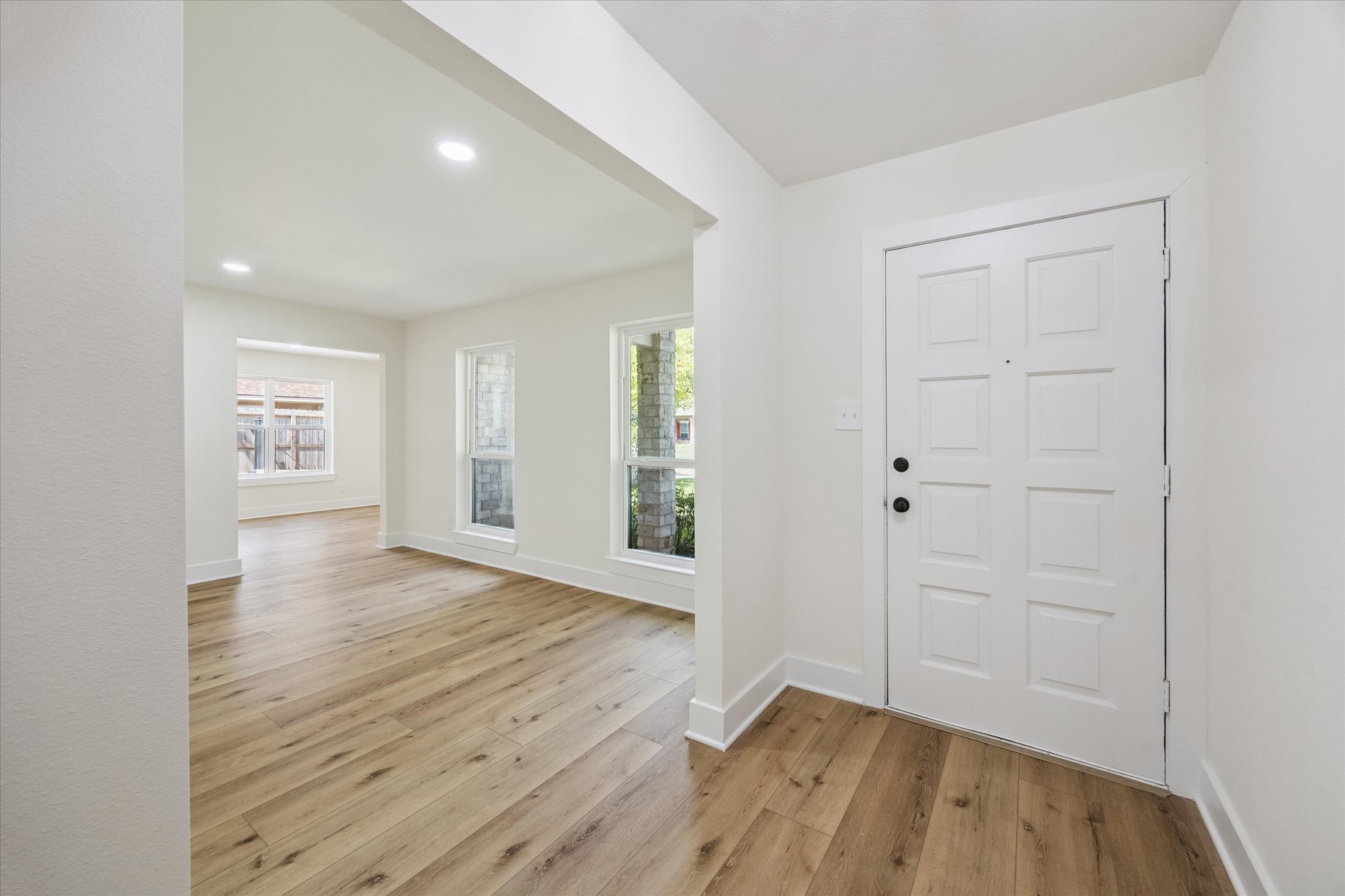 2723 Bernadette Lane Houston, TX 77043 - Photo 5 of 32