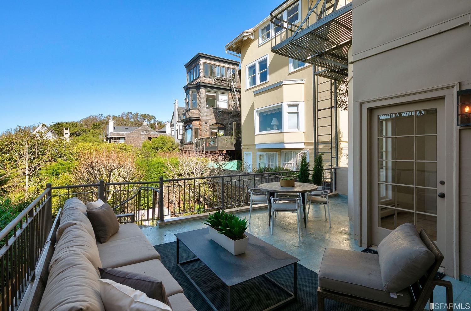 3212 Jackson Street San Francisco, CA 94118 - Photo 10 of 33 Patio off kitchen