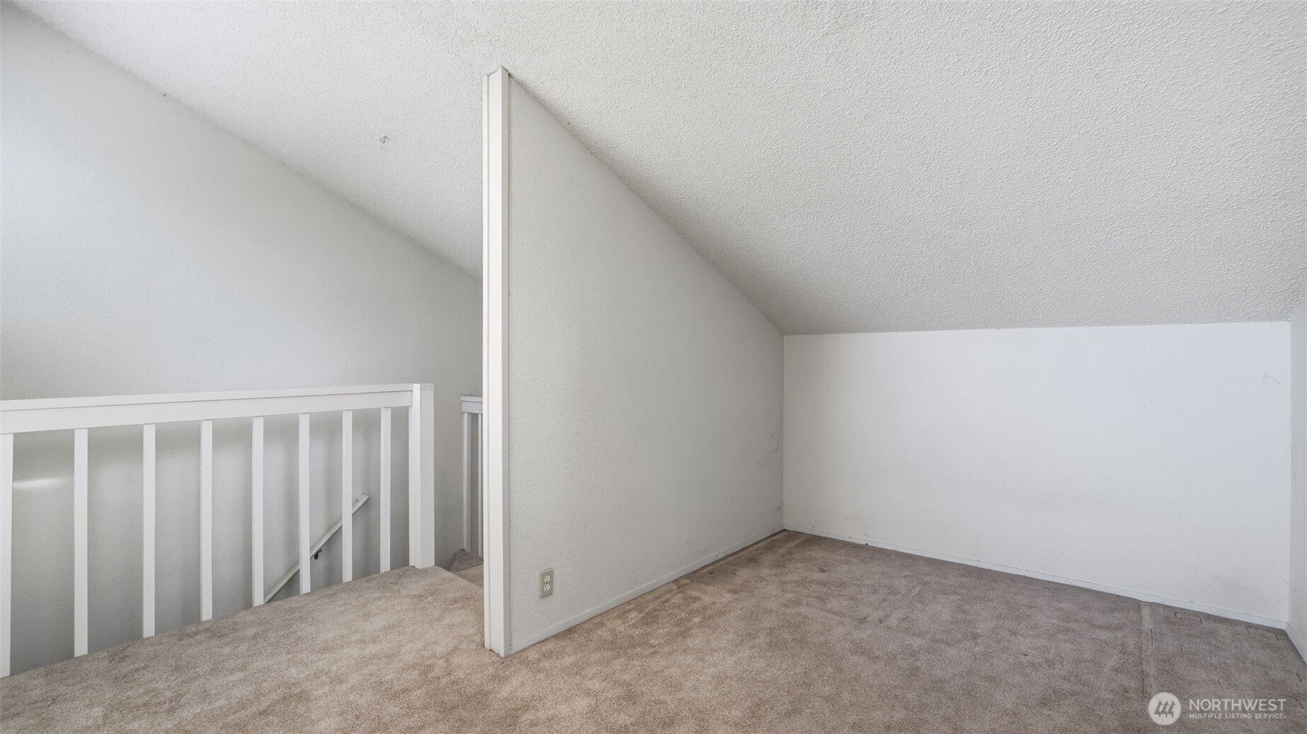 1850 Grant Avenue South, Unit D5 Renton, WA 98055 - Photo 23 of 25 a view of a hallway