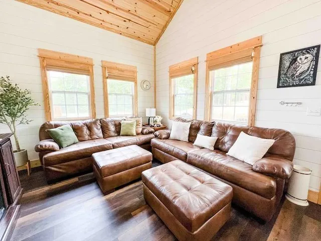 $2,750 | 449 Burbano Creekside Landing, Talking Rock, GA 30175