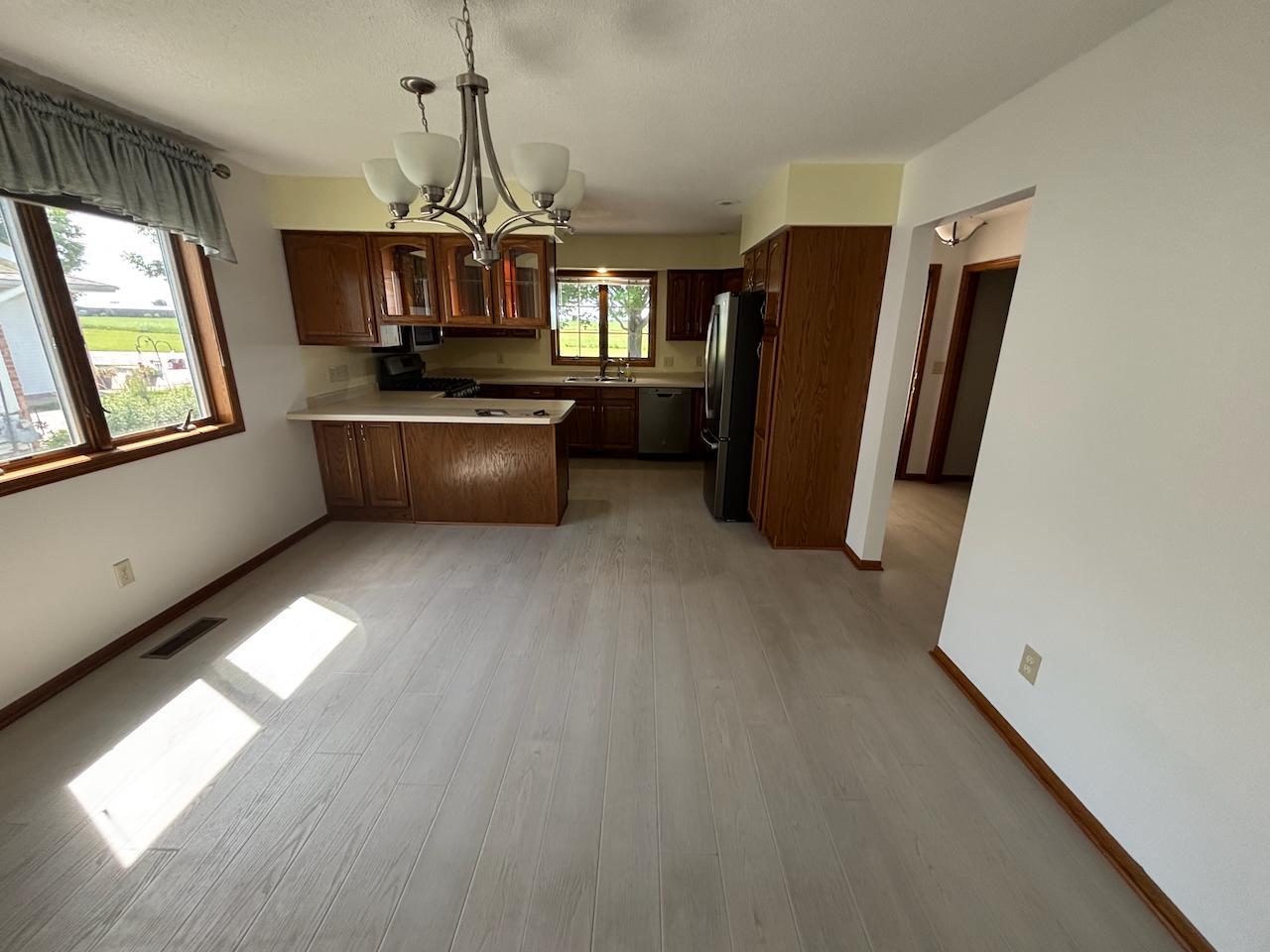 806 28th Avenue Southwest Willmar, MN 56201 - Photo 9 of 22