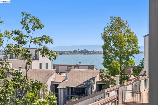 $595,000 | 2101 Shore Line Drive, Unit 425, Alameda, CA 94501