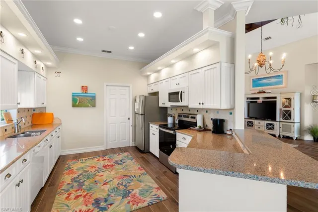 $1,690,000 | 418 Panay Avenue, Naples, FL 34113