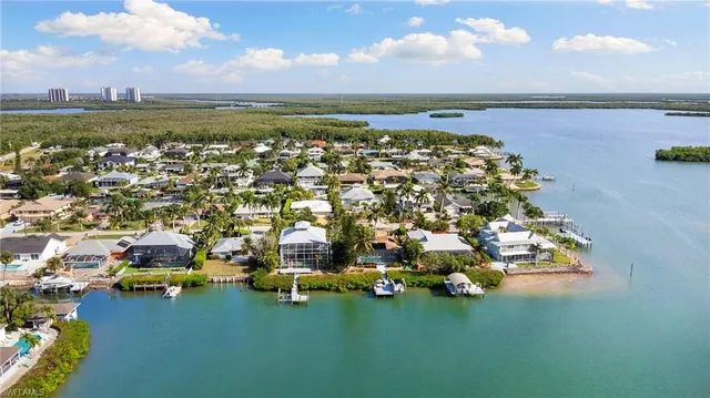 $1,690,000 | 418 Panay Avenue, Naples, FL 34113