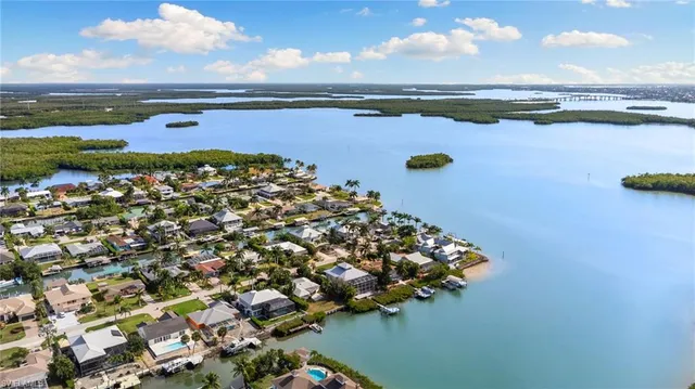 $1,690,000 | 418 Panay Avenue, Naples, FL 34113