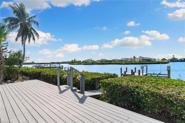 $1,690,000 | 418 Panay Avenue, Naples, FL 34113