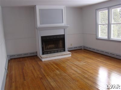 638 Locke Heights Road Bangor, PA 18013 - Photo 3 of 11 Gallery Image 3