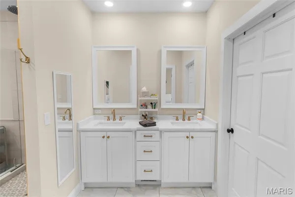 $630,000 | 250 Corvette Rose Lane, Jackson, MO 63755